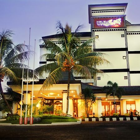 Rayz Hotel Malang Exterior foto